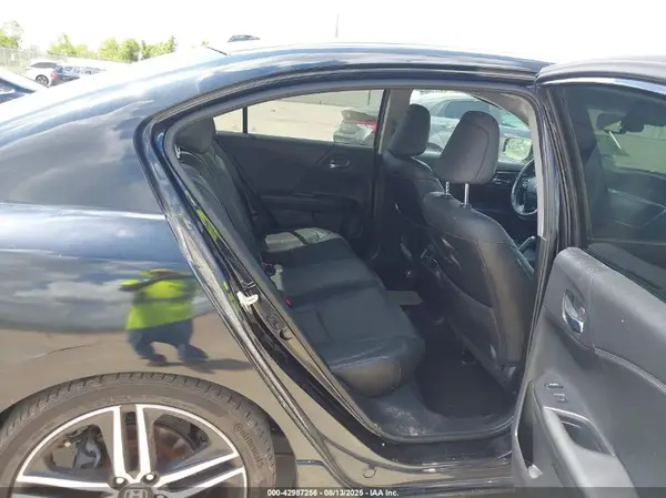 1HGCR3F97HA026290 2017 HONDA ACCORD - Image 8