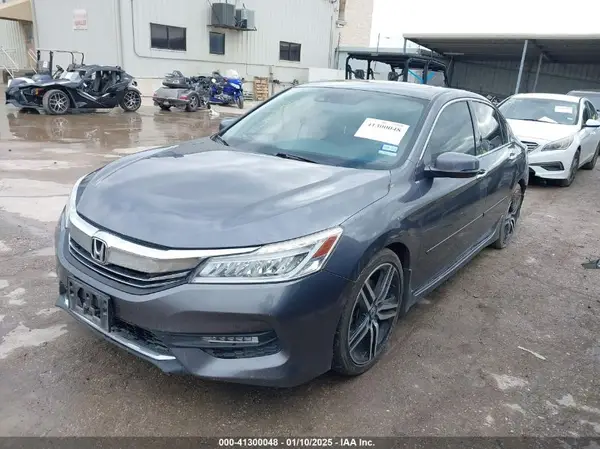 1HGCR3F97HA028928 2017 HONDA ACCORD - Image 2