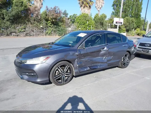 1HGCR3F97HA030310 2017 HONDA ACCORD - Image 2