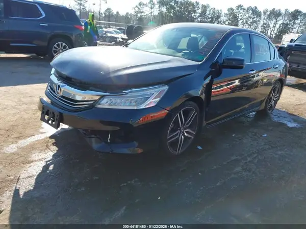 1HGCR3F97HA044160 2017 HONDA ACCORD - Image 2