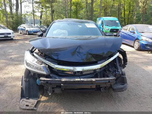 2017 HONDA ACCORD auction photo 6