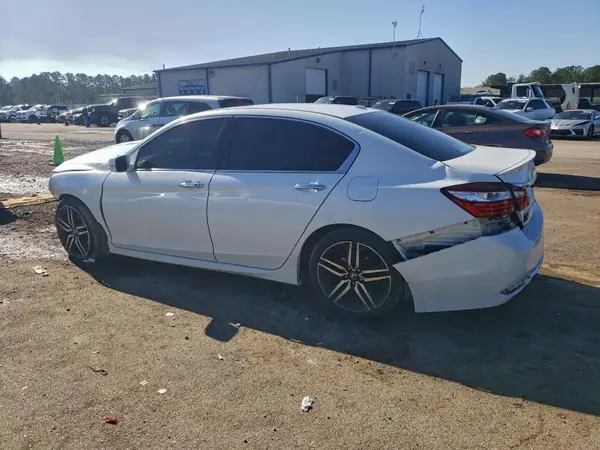 1HGCR3F98HA022975 2017 HONDA ACCORD - Image 2