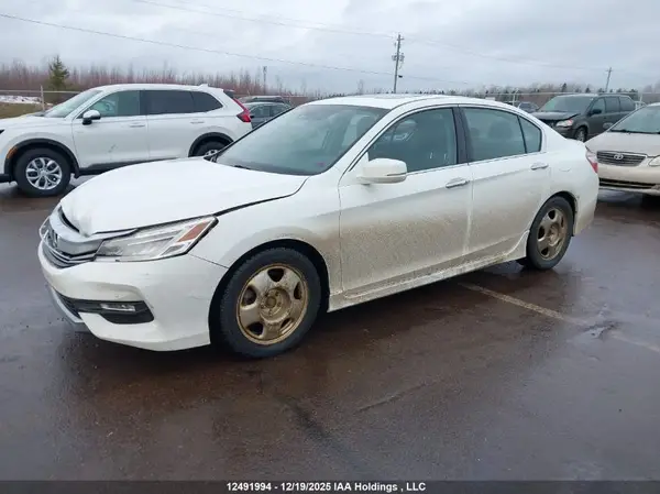 1HGCR3F98HA801955 2017 HONDA ACCORD - Image 2