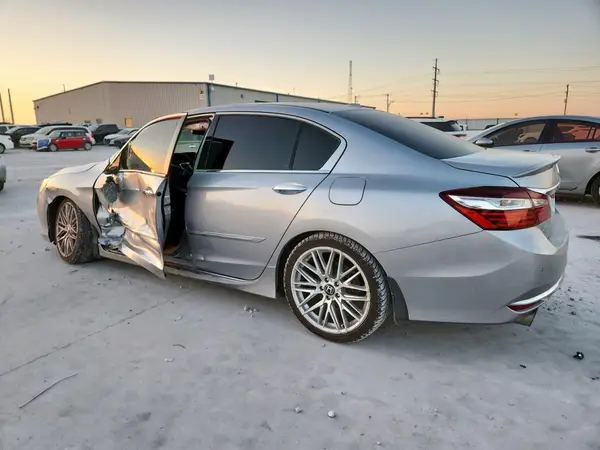 1HGCR3F99HA001519 2017 HONDA ACCORD - Image 2
