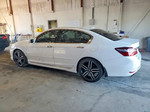 1HGCR3F99HA002461 2017 HONDA ACCORD - Image 2