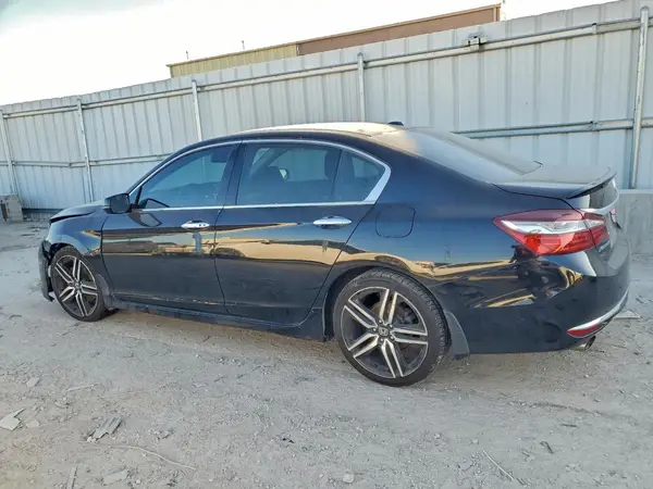 1HGCR3F99HA003853 2017 HONDA ACCORD - Image 2
