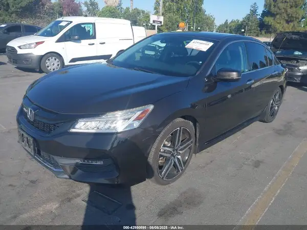 1HGCR3F9XGA013970 2016 HONDA ACCORD - Image 2