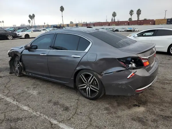 1HGCR3F9XGA026945 2016 HONDA ACCORD - Image 2