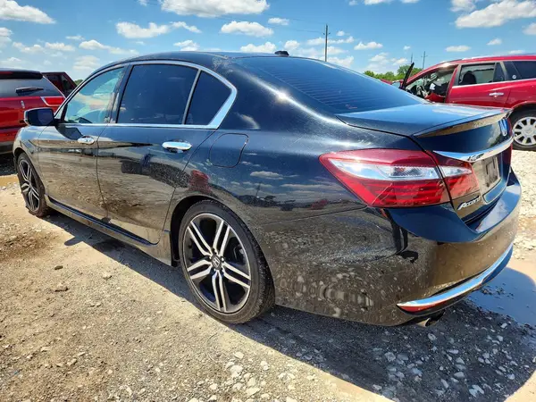 1HGCR3F9XGA027903 2016 HONDA ACCORD - Image 2