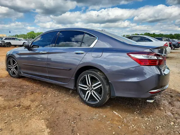 1HGCR3F9XHA001772 2017 HONDA ACCORD - Image 2