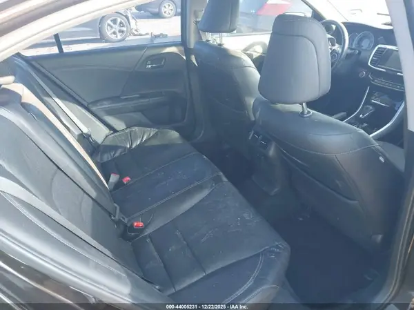 1HGCR3F9XHA002078 2017 HONDA ACCORD - Image 8