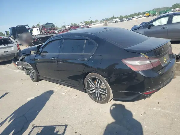 1HGCR3F9XHA002761 2017 HONDA ACCORD - Image 2