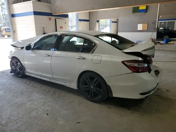 1HGCR3F9XHA003411 2017 HONDA ACCORD - Image 2