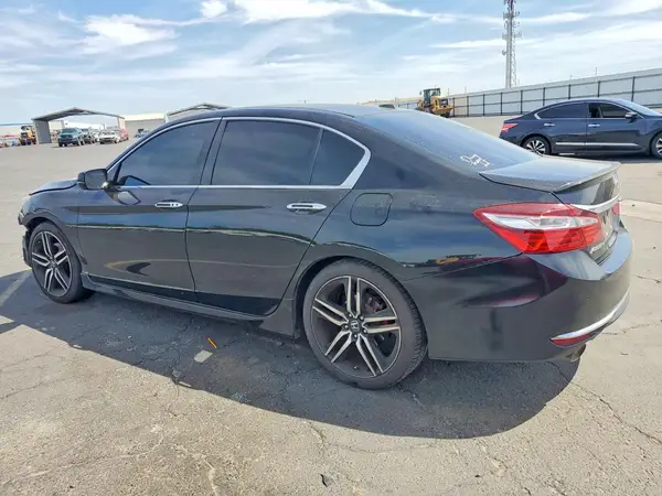 1HGCR3F9XHA004638 2017 HONDA ACCORD - Image 2