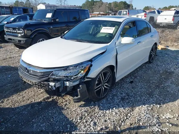 1HGCR3F9XHA011816 2017 HONDA ACCORD - Image 2