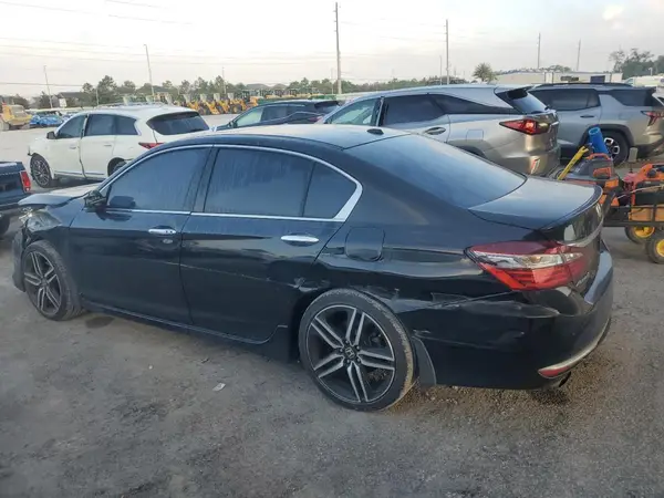 1HGCR3F9XHA012772 2017 HONDA ACCORD - Image 2