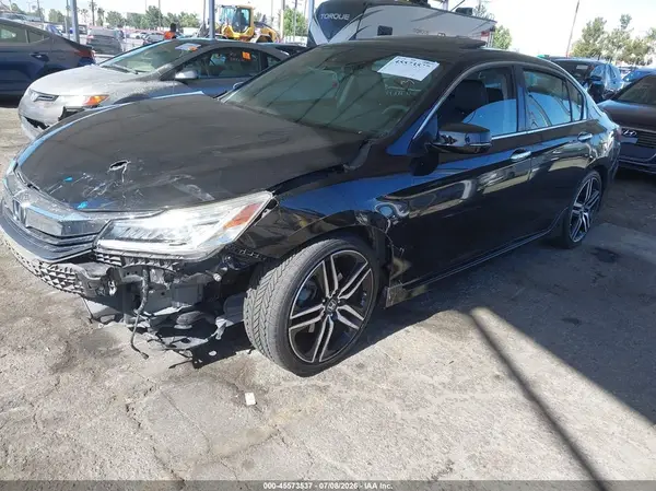 1HGCR3F9XHA013615 2017 HONDA ACCORD - Image 2