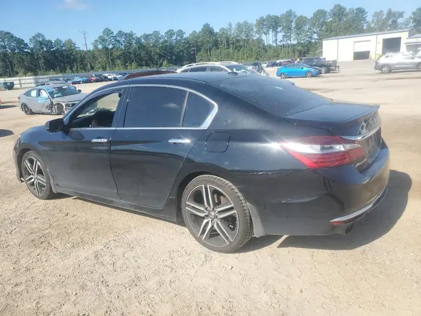 1HGCR3F9XHA015445 2017 HONDA ACCORD - Image 2