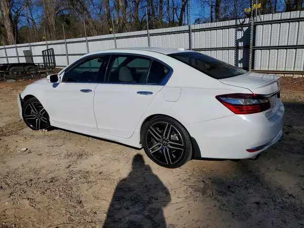 1HGCR3F9XHA019320 2017 HONDA ACCORD - Image 2