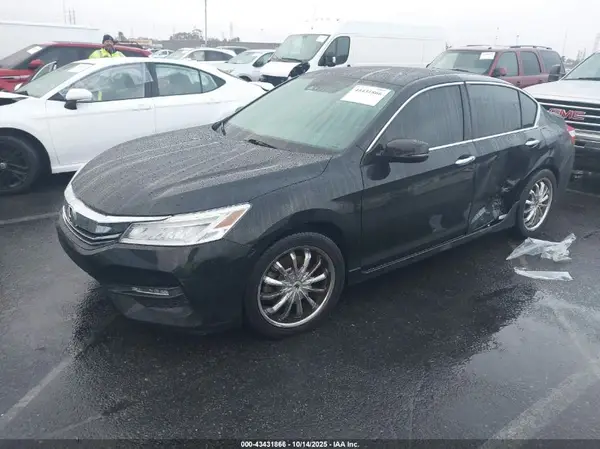 1HGCR3F9XHA021200 2017 HONDA ACCORD - Image 2