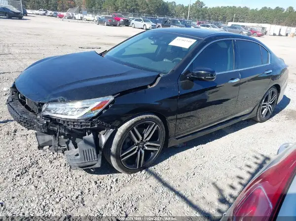 1HGCR3F9XHA022590 2017 HONDA ACCORD - Image 2