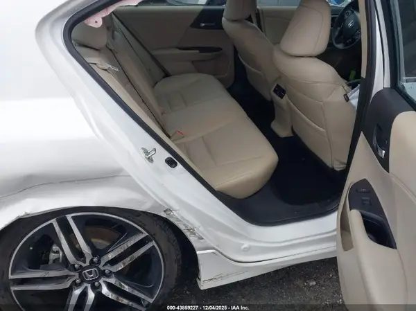 1HGCR3F9XHA022962 2017 HONDA ACCORD - Image 8