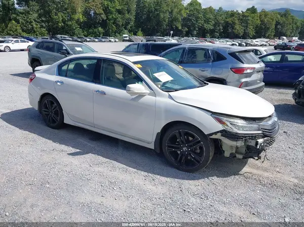 1HGCR3F9XHA024081 2017 HONDA ACCORD - Image 1