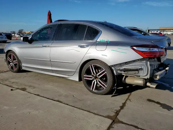 1HGCR3F9XHA025442 2017 HONDA ACCORD - Image 2