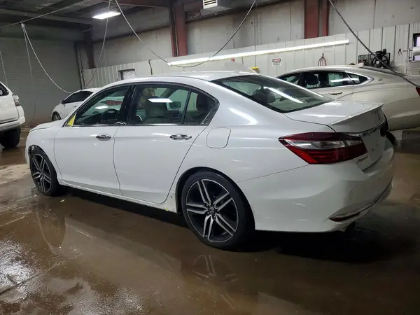 1HGCR3F9XHA028552 2017 HONDA ACCORD - Image 2
