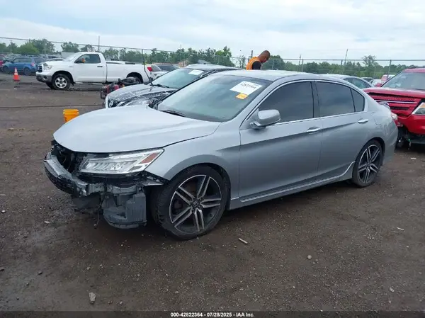 1HGCR3F9XHA034660 2017 HONDA ACCORD - Image 2