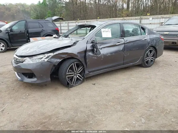 1HGCR3F9XHA034948 2017 HONDA ACCORD - Image 2