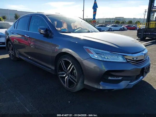 1HGCR3F9XHA038546 2017 HONDA ACCORD - Image 1