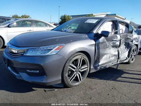 1HGCR3F9XHA038546 2017 HONDA ACCORD - Image 2