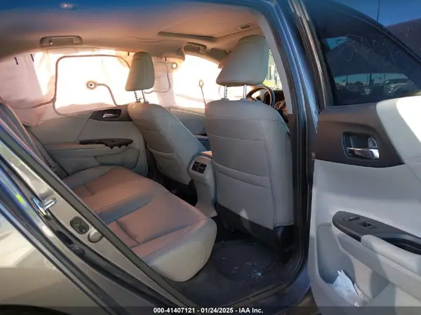 1HGCR3F9XHA038546 2017 HONDA ACCORD - Image 8