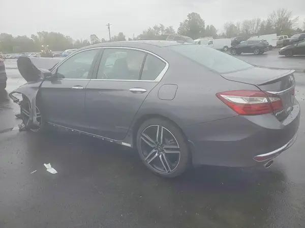 1HGCR3F9XHA040412 2017 HONDA ACCORD - Image 2