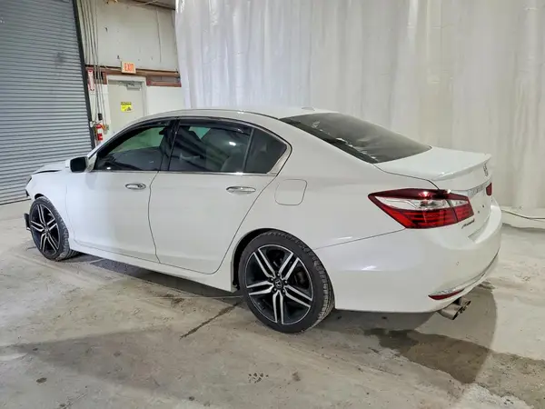 1HGCR3F9XHA042094 2017 HONDA ACCORD - Image 2