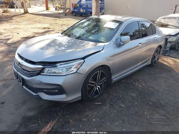 1HGCR3F9XHA043021 2017 HONDA ACCORD - Image 2
