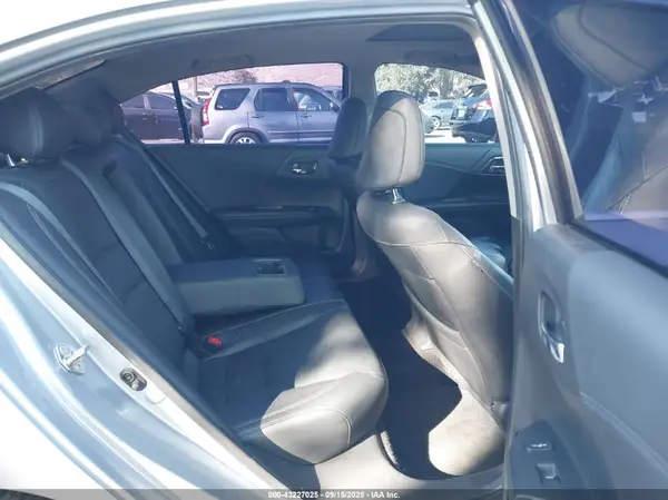 1HGCR3F9XHA043021 2017 HONDA ACCORD - Image 8