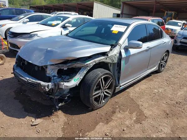 1HGCR3F9XHA043584 2017 HONDA ACCORD - Image 2