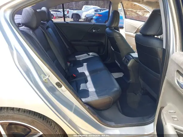 1HGCR3F9XHA043584 2017 HONDA ACCORD - Image 8
