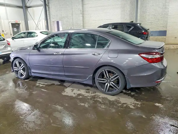 1HGCR3F9XHA045349 2017 HONDA ACCORD - Image 2