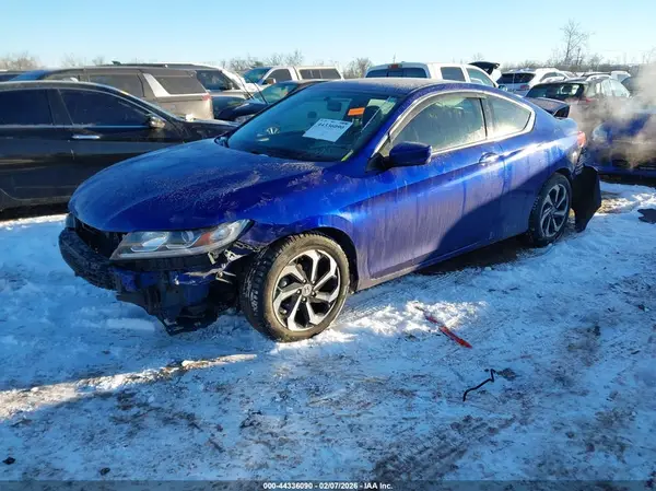 1HGCT1A35HA001610 2017 HONDA ACCORD - Image 2