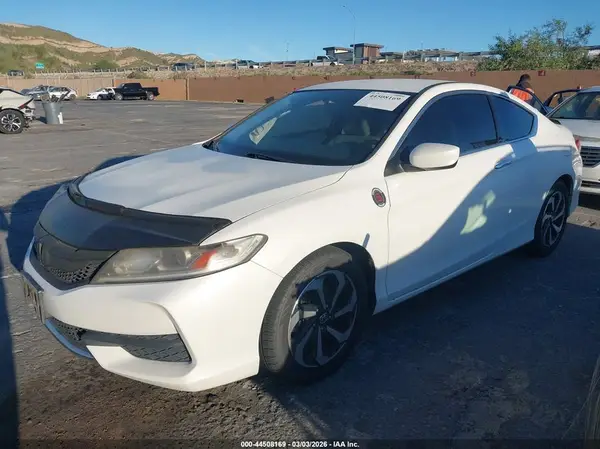 1HGCT1A36HA004337 2017 HONDA ACCORD - Image 2