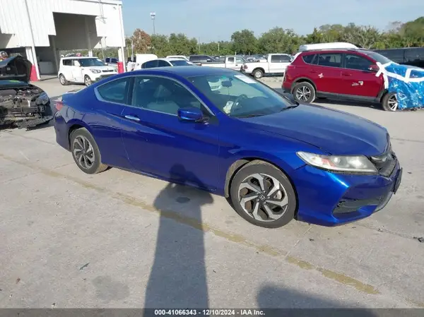 1HGCT1B31HA002462 2017 HONDA ACCORD - Image 1