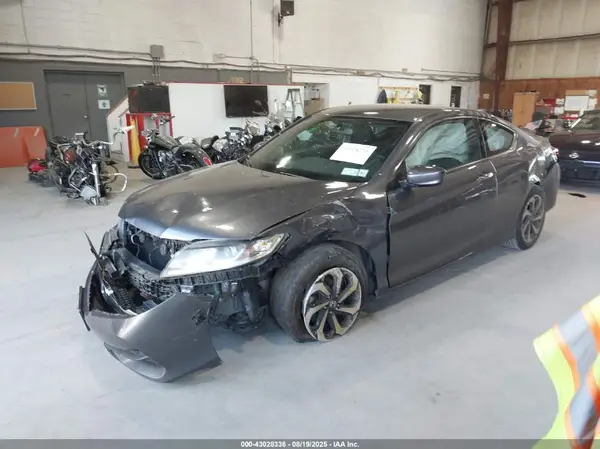 1HGCT1B34HA005209 2017 HONDA ACCORD - Image 2