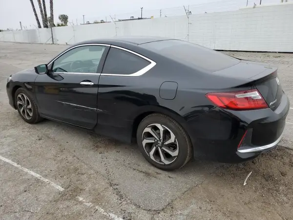 1HGCT1B3XHA006669 2017 HONDA ACCORD - Image 2