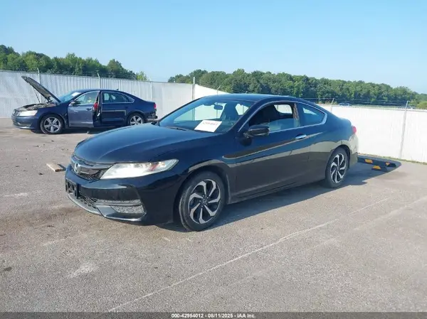1HGCT1B44HA001539 2017 HONDA ACCORD - Image 2