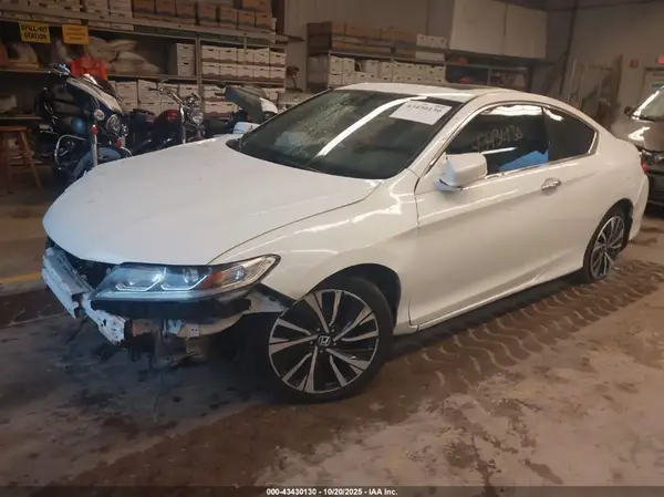 1HGCT1B56HA000773 2017 HONDA ACCORD - Image 2