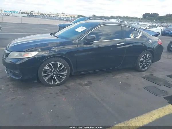 1HGCT1B80HA005025 2017 HONDA ACCORD - Image 2