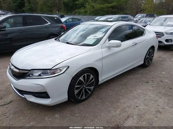 1HGCT1B81HA000626 2017 HONDA ACCORD - Image 2